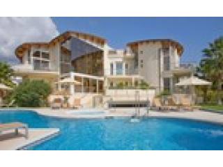 8 Bedrooms - Villa - Malaga - For Sale