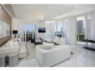 3 bedroom Flat For Sale: 4100 Island..