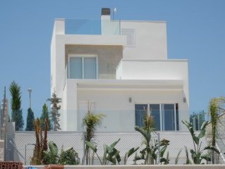 3 Bedrooms - Villa - Alicante - For Sale