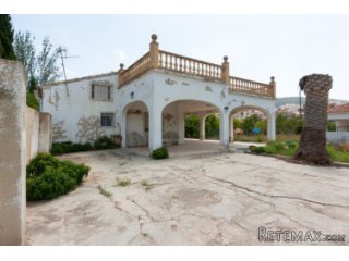 Finca of 147 m2 near the village of Orba on a magnificent..