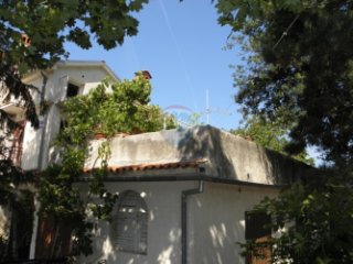 Pula-Valdebek kuća sa pomoćnim objektom