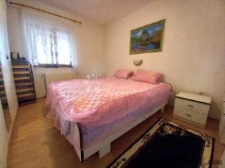 Labin, etaža sa tri stambene jedinice