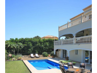V1555 - Charming Luxury Villa In La..