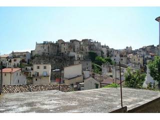 Town house with garden to restore in a..