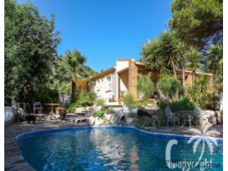South facing Finca with 4 bedrooms in a very private..
