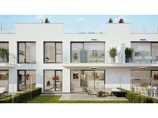 Stylish Beach Location Bungalow Style..