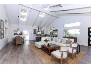 4 bedroom House For Sale: 33 Hillcrest..