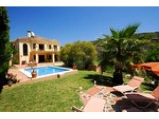 6 Bedrooms - Villa - Malaga - For Sale