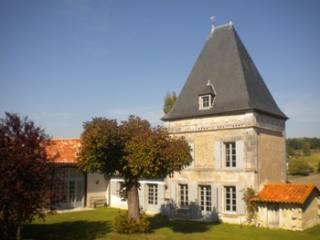 Beautiful Property With Swimming Pool..
