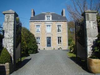 4 Bedroom Manor House For Sale