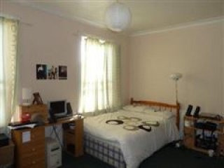 Single with double bed near Tottenham..