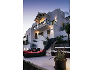 4 Bedrooms - Villa - Malaga - For Sale