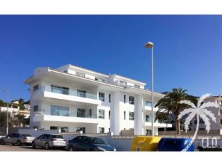 Magnificent ground floor apartment with sea views in Altea...