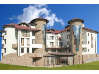Spacious One-bedroom apartment, 300..