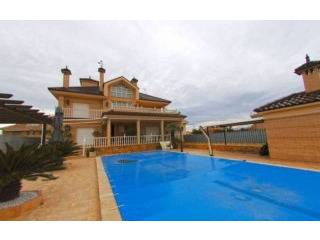 5 Bedroom 5 Bathroom Villa In..