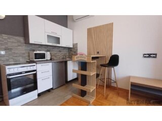 Istra,Pula-garsonjera s parkirnim mjestom