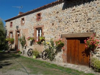 Detached Farmhouse With Barn On 17..