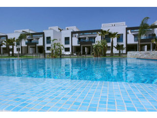 2 bedroom, 2 bathroom Duplex, (build 76..