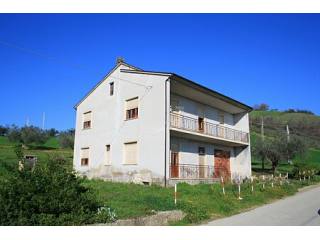 Fantastic large detached house in a..