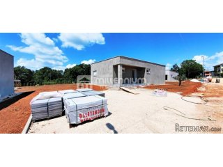 Istra, Labin, samostojeća prizemnica s bazenom, 83.20m2