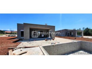 Istra, Labin, samostojeća prizemnica s bazenom, 83.20m2
