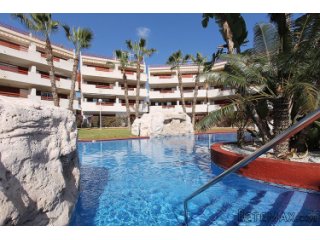 This beautiful apartment on the third floor with solarium..