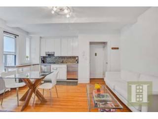 2 bedroom Apartment For Sale: 365 WEST..