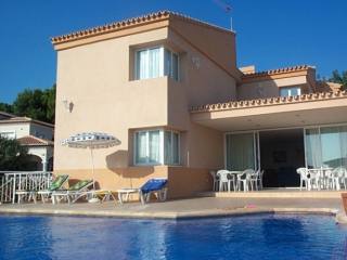 5 Bedrooms - Villa - Alicante - For Sale