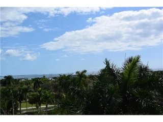 1 bedroom Flat For Sale: 3400 SW 27 Ave..