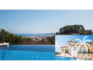 A very high quality built property sat just above the Old..