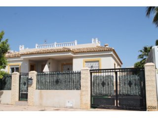 This beautiful home with a very spacious garden is located..