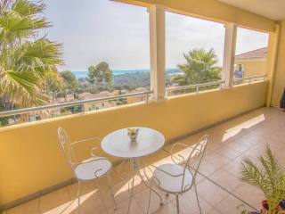 3 bedroom apartment in sought after..