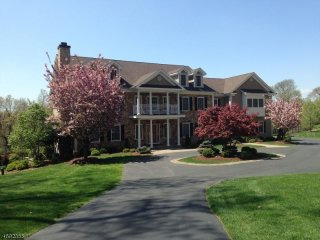 5 bedroom Detached House For Sale: 16..