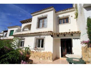Bungalow for sale in Moraira, within walking distance to..