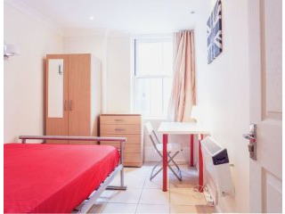 Single with double bed near Warren..