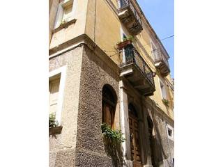 Stunning palazzo townhouse in Casoli