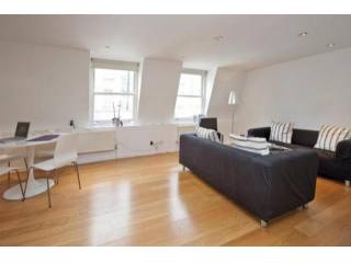 2 Bedrooms - Mews - London - For Rent