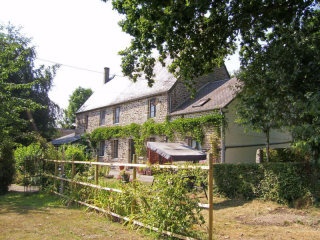 4 Bedroom Stone House With Attached 1..