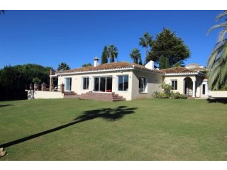 4 Bedrooms - Villa - Malaga - For Sale