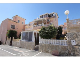 This nice terraced house has an excellent location in a..