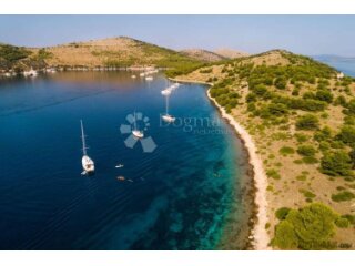 OTOK ŽUT, KORNATI - KUĆA PRVI RED UZ MORE
