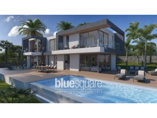 Luxury 3 Bedroom villa situated on the..