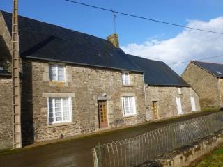 Sect. Landivy: Maison A Renover Sur..