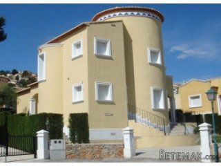 Detached property on two floors amid the peaceful..