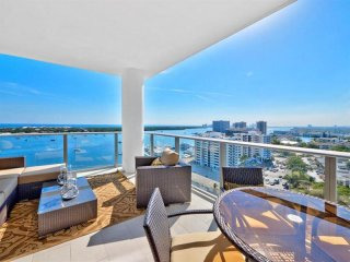 2 bedroom Residence For Sale: North..