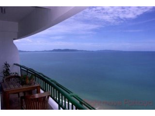 2 Bedroom Condo for sale in Jomtien -..