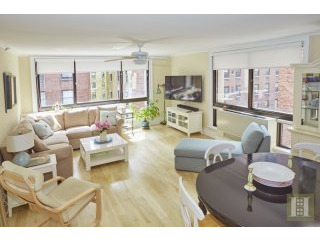 2 bedroom Apartment For Sale: 203 WEST..