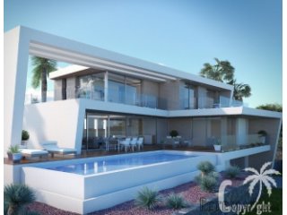 In a popular area of Javea, we have on offer this beautiful..