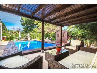 Large, comfortable and bright. A new villa (10 year old)..