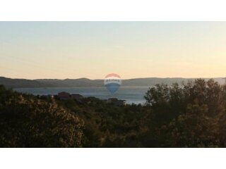 Karlobag, građevinsko zemljište 1260m2 s pogledom na more